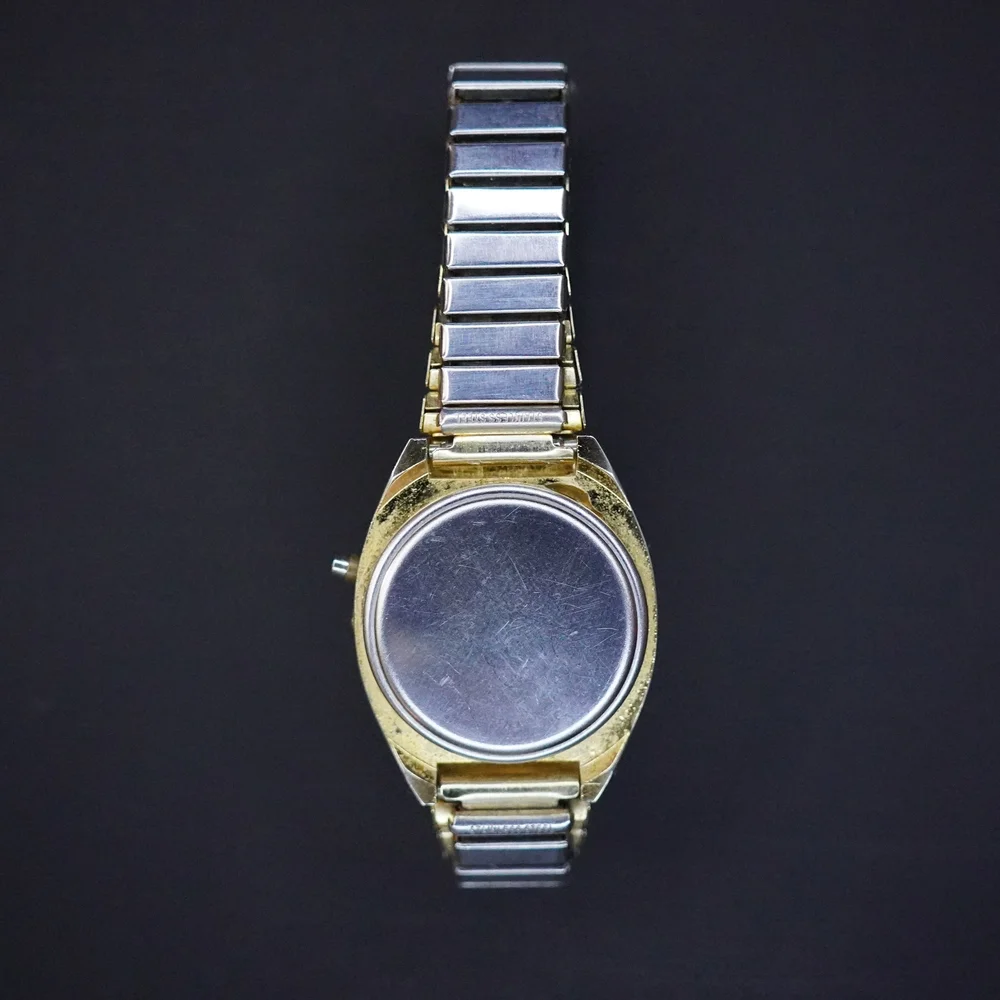 Vintage QUINTEL Digital Watch Quartz Gold Tone Unisex New Battery - Picture 6 of 7